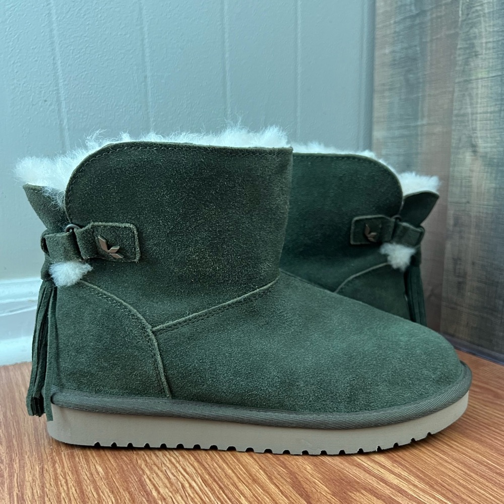 NWOB Koolaburra by UGG Jaelyn Mini Suede Boot